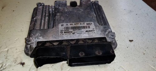 OPEL INSIGNIA A Sedan G09 Motorsteuergerät ECU 55577619 2.00 Diesel 34667428