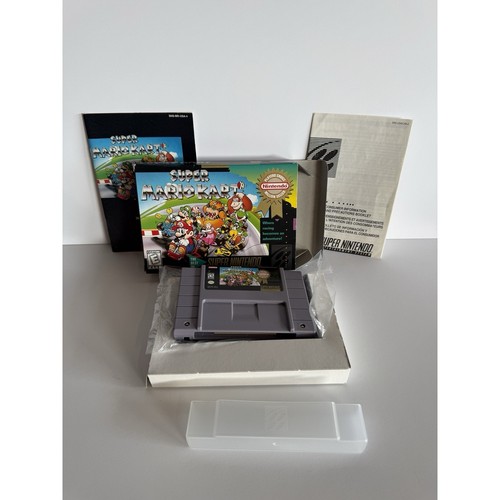 Super Mario Kart - Super Nintendo - SNES 1992 - Game, Box, Manual, Etc. - Picture 1 of 9