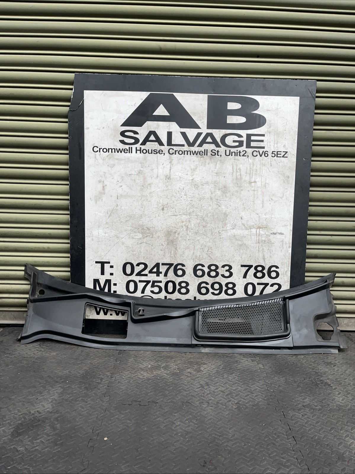 AUDI SQ7 4M 2016 - 2020 FRONT WINDSHEILD SCUTTLE PANEL WIPER TRIM 4M2819403