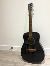 Yamaha FG800 Black Dreadnought 6-String Acoustic Guitar Right-Handed + Gig Bag