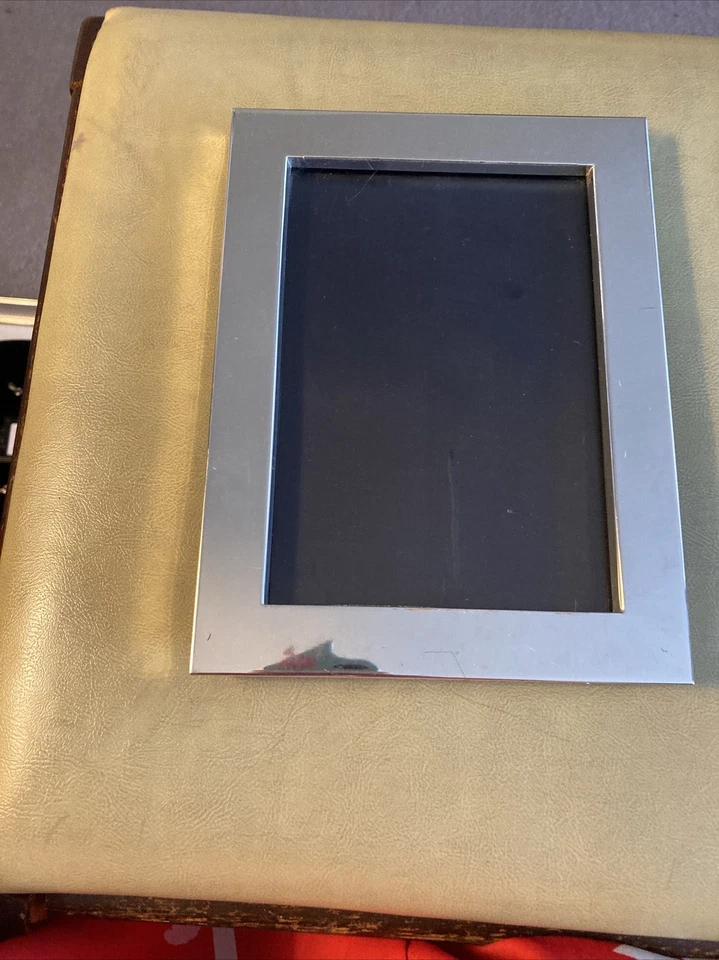 "Marco de fotos Martha Stewart plateado 8,5 X 6,5""" Foto 2 de 4