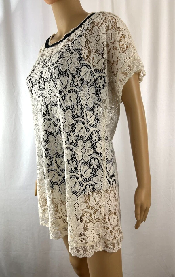 Top/minivestido para mujer Betsey Johnson con encaje de ganchillo, negro marfil, talla M/L Foto 3 de 4