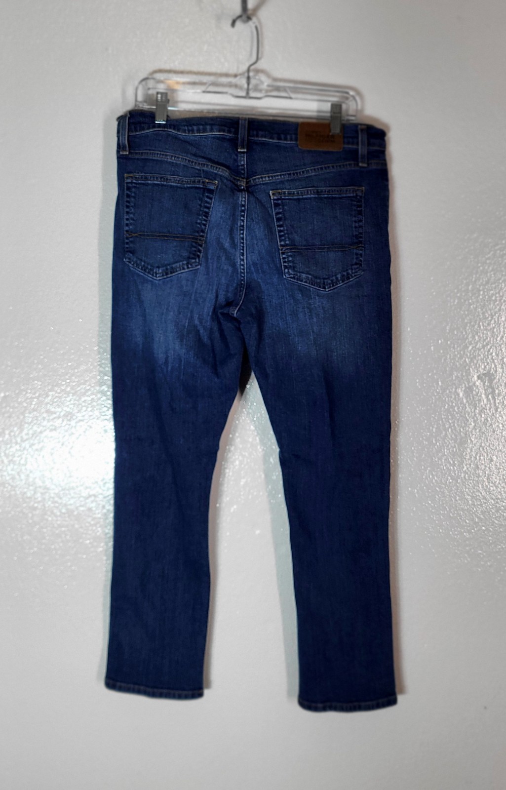 Tommy Hilfiger Denim Men 33x30 Dark Blue Denim Classic Straight Leg Relax Waist thumbnail 2