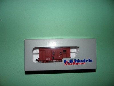 LS MODELS UK Red 90012 Short Van NEW and RARE EPM Exclusive