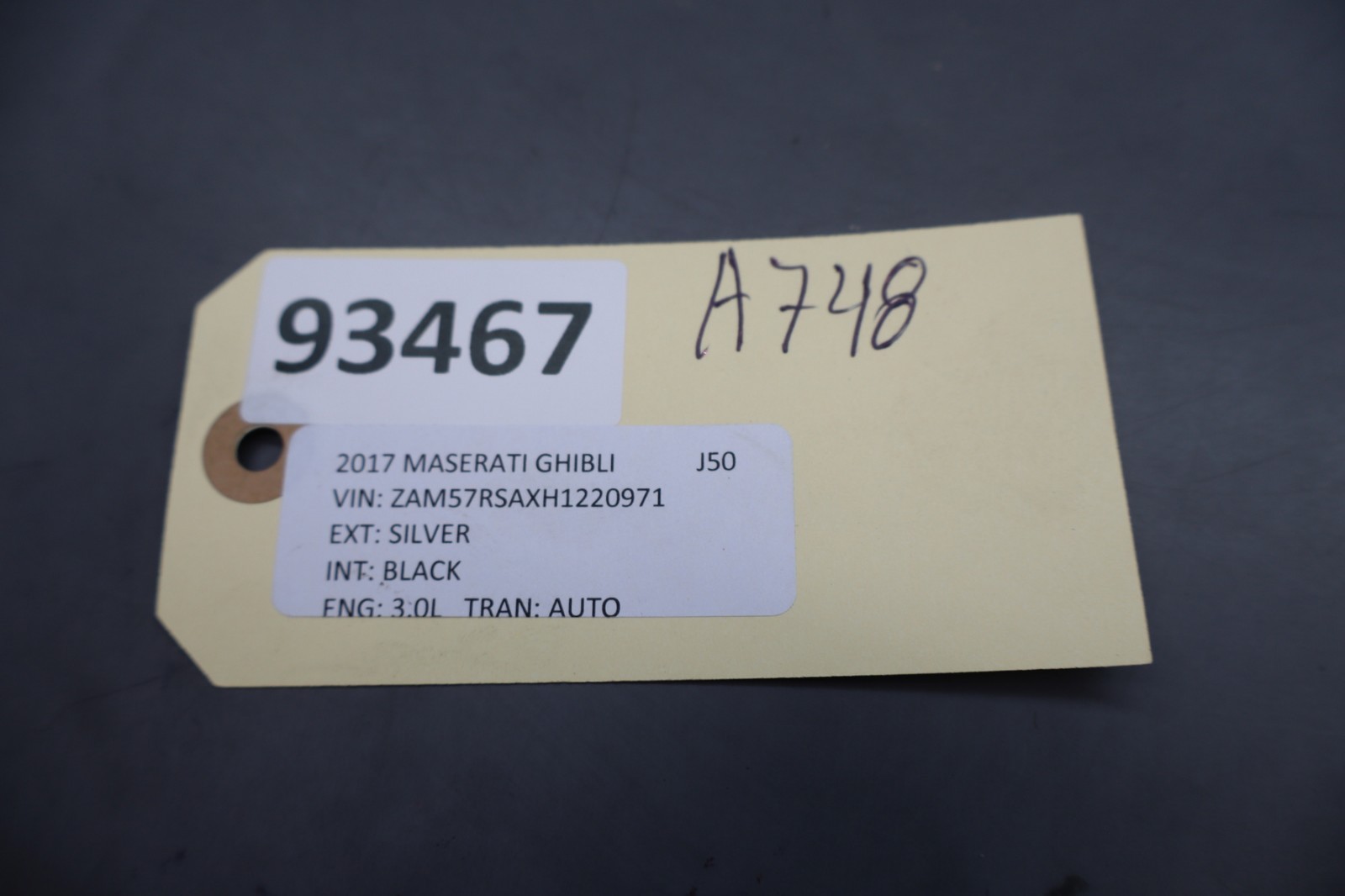 Maserati Ghibli 2014-2021 Front Right Door panel molding