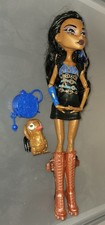 Monster High Rebecca Steam Doll con sacchetto portasciugamani