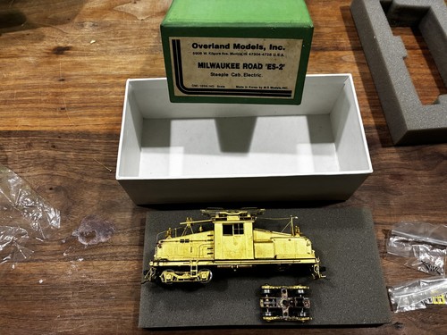 Overland Modelo OMI-1894 HO Milwaukee Road ES-2 cabina campanaria eléctrica latón sin probar | Zustand: For parts or not working