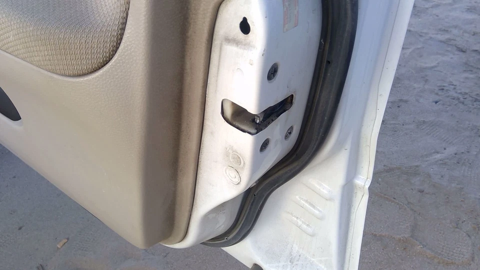 2002 2003 Mitsubishi Lancer Passenger Right Front Door Latch With Rods/cables - Image 3 of 4