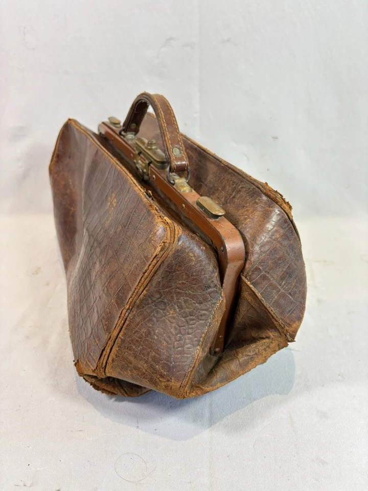 Sac de voyage Vintage médecin en cuir et fermoirs en laiton - Photo 2/4