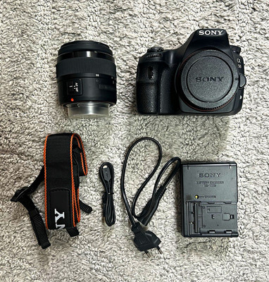 Sony Alpha 58 DSLR-Kamera 20,1 MP 3x Zoom 2,7'' mit 18-55mm & BC-VM10 Top Zustand