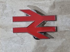 BR Clásico Rojo Doble Flechas Mariposa Pin Tren Insignia