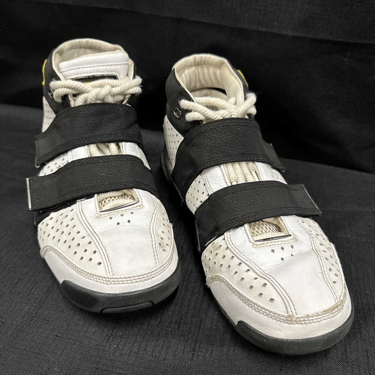 Men's 8 Nike LeBron Zoom 311145-101 RARE White Black Yellow