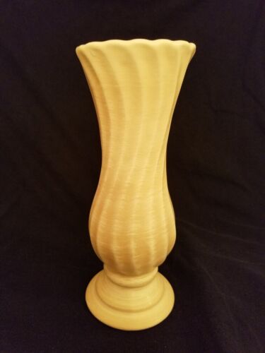 HAEGER - Jarrón Remolino #629 - Beige Crema/Marfil/Tostado - Esmalte Mate - Estante