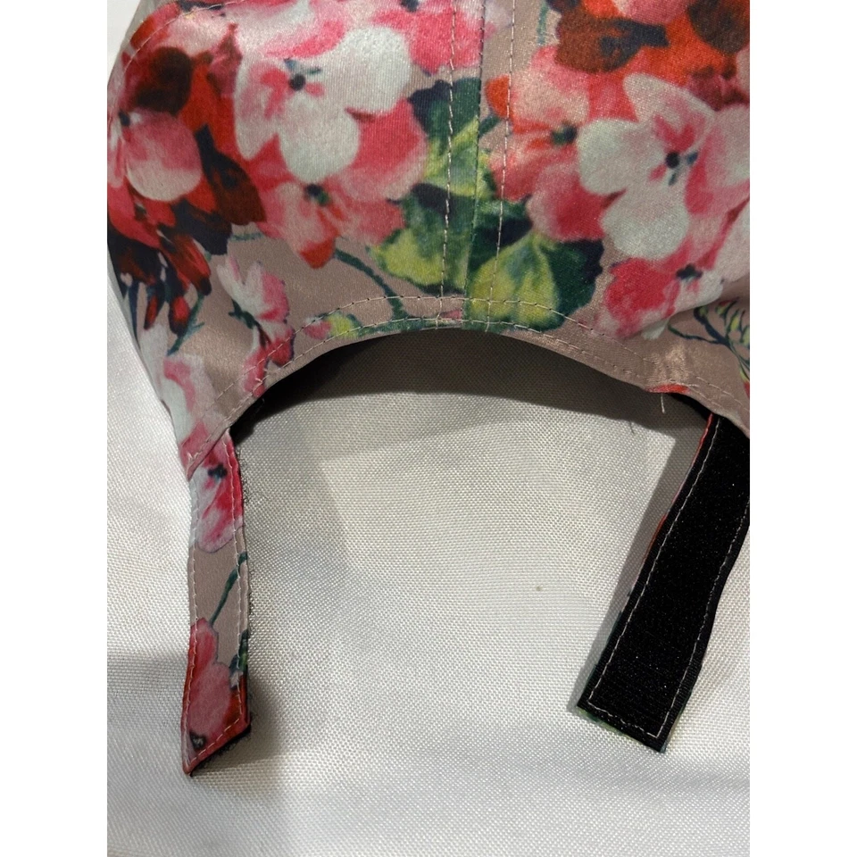 Boné de beisebol rosa floral cetim por Collection Eighteen ajustável Boho Chic - Imagem 4 de 4