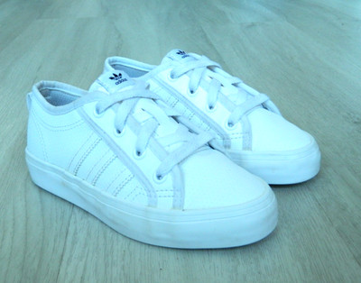 Adidas Nizza Lo Mädchen Turnschuhe Triple Weiß Leder Größe Kinder 13 / 31,5