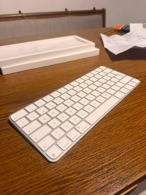 Apple Magic Keyboard 4 - Deutsch QWERTZ Layout