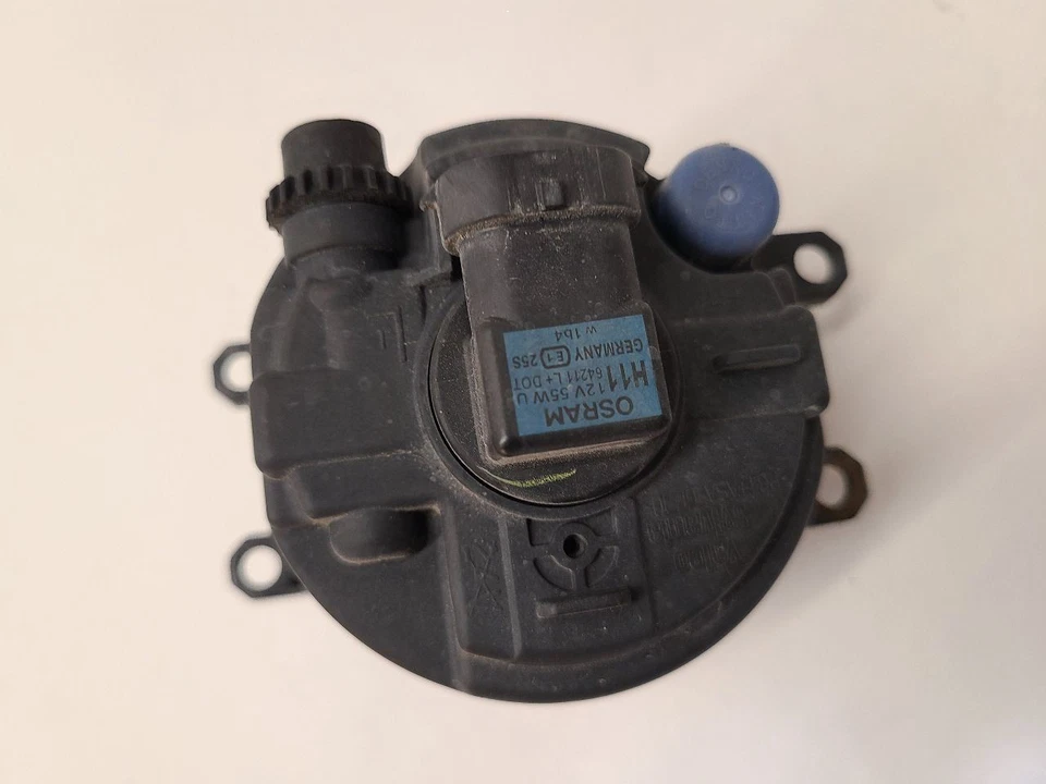 2006 - 2019 TOYOTA YARIS Driver Corner Park Light Fog-driving Hatchback  - Image 4 of 4