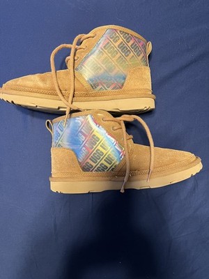 UGG Neumel Chromatic Boots Chestnut Big Kids Iridescent Chukka Rainbow Size 5
