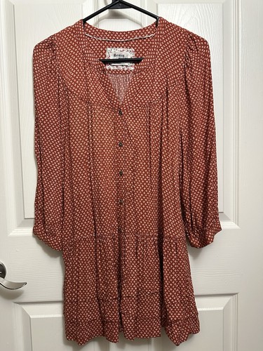 Vestido túnica Holding Horses Anthropologie rojo óxido estampado botón delantero - Imagen 1 de 18