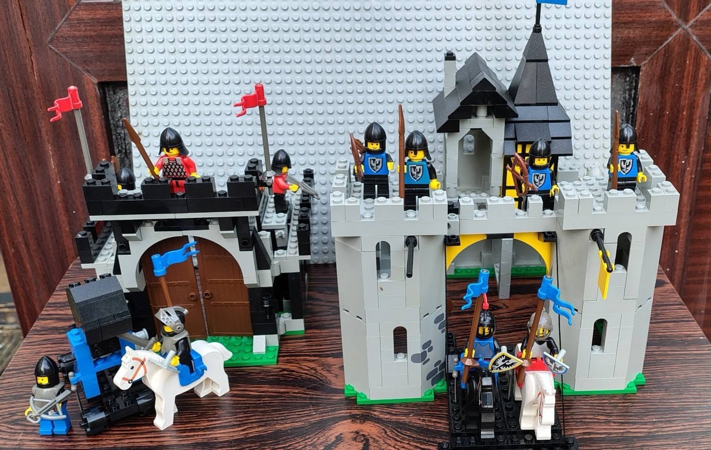 LEGO Castle: Black Falcon's Fortress (6074) and  Knight's Stronghold Set 6059