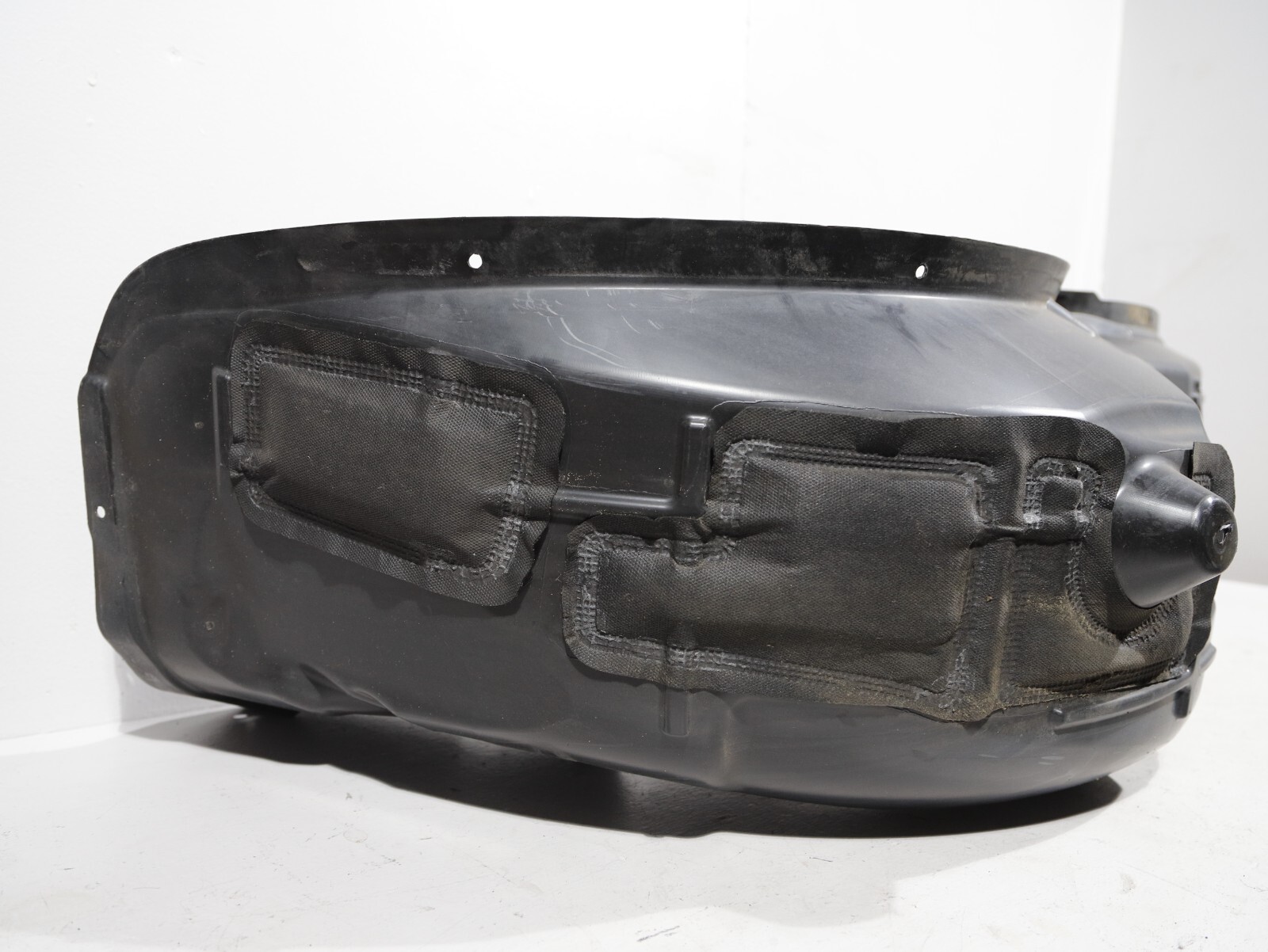 17-20 MASERATI LEVANTE M161 REAR RIGHT FENDER LINER SPLASH SHIELD 670032677 OEM