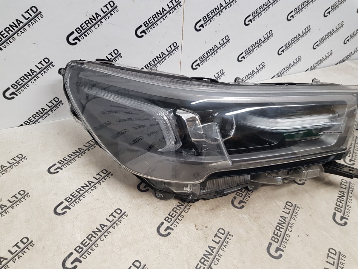 TOYOTA HILUX MK8 Front Right Headlight RHD 81110YP141 for sale