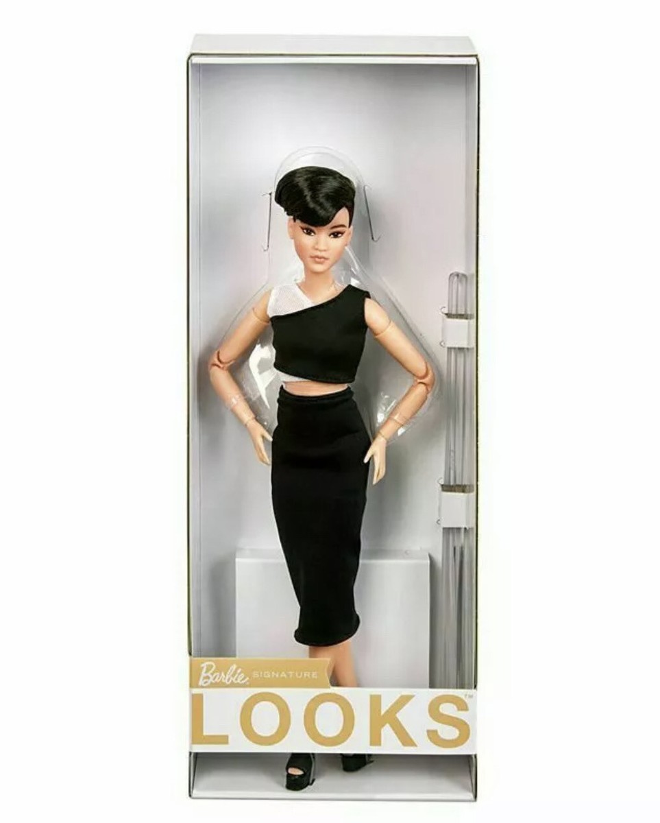 スタイリッシュ‼️Barbie人形❤️ Barbie Signature Asian Looks Doll GXB29 Petite Black Pixie Cut #3