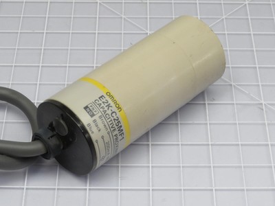 OMRON E2K-C25MF1 CAPACITIVE PROXIMITY SWITCH 10 TO 40 VDC TK245