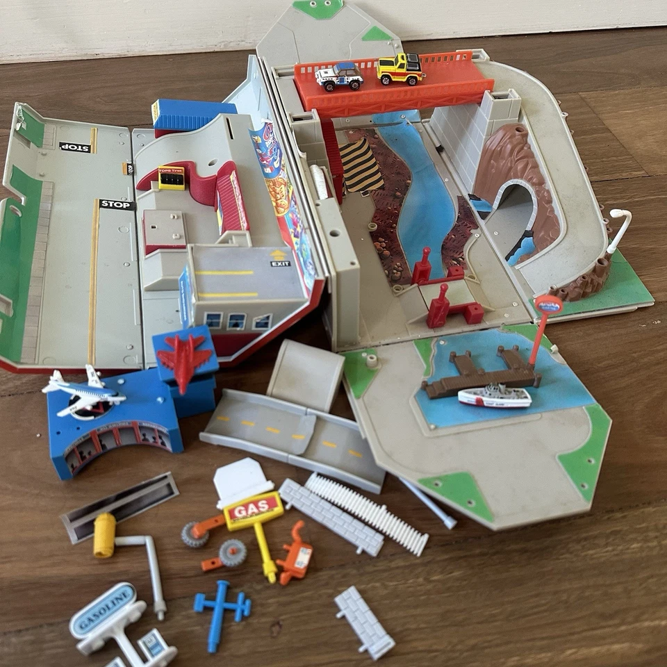 Vintage Micro Machines Super City Toolbox Playset 1988 Galoob Cars Boat & Plane - Image 4 of 4