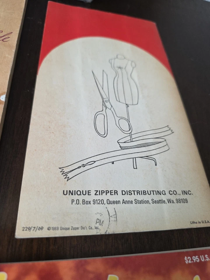 10 Mixed Lot Vintage Crochet Knit Knitting Magazines Clothes Patterns 1940s-00s - Image 4 of 4