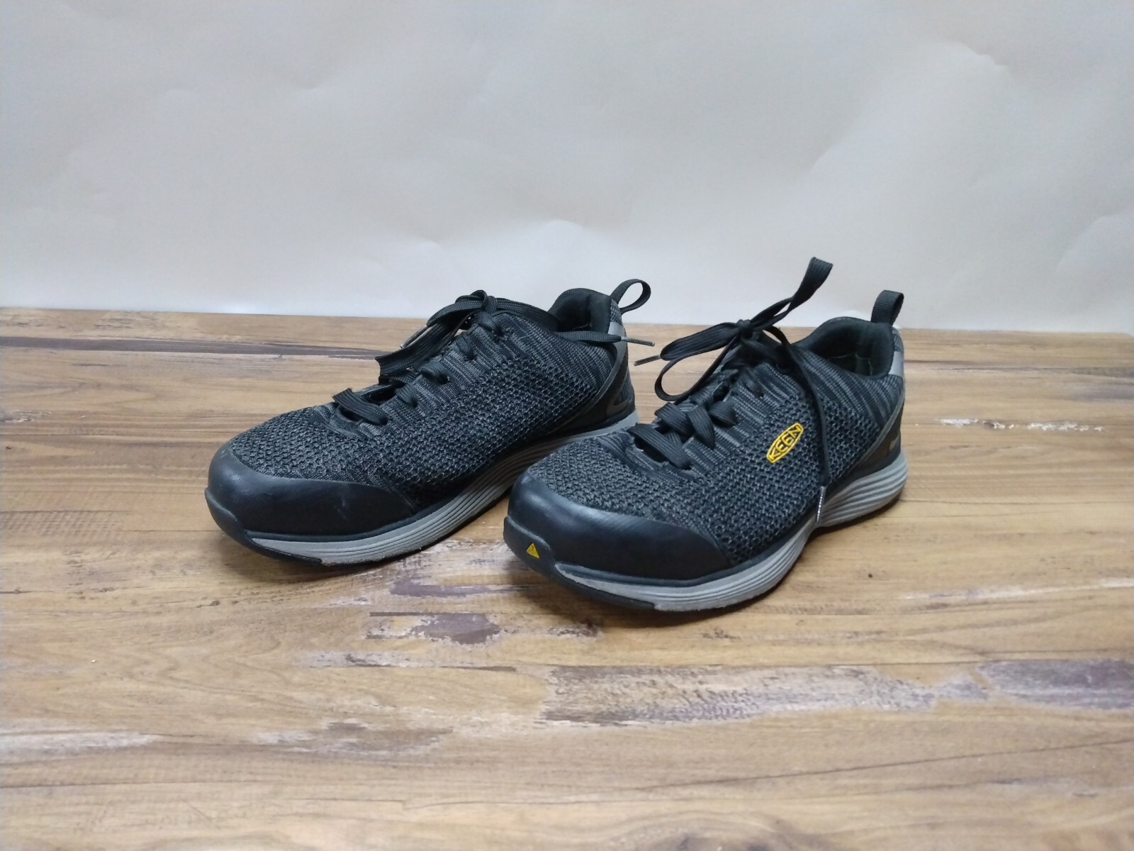 Keen Utility ESD Work Shoe Safety Women SZ 8W Black/Grey ASTM F241318
