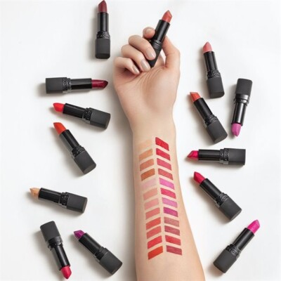 Avon Ultra Matt Lippensift, verschiedene Farben