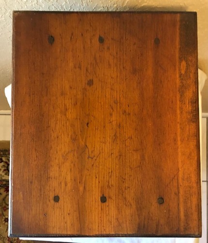 Taburete de madera primitivo hecho a mano antiguo de granja, clavijas de madera - Imagen 4 de 7