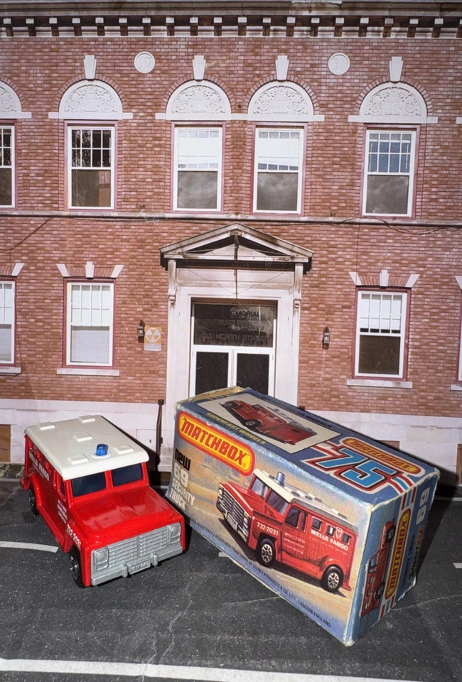 MATCHBOX Superfast Lesney Made In England Armored Truck Mint LFP W/ Original Box - Image 3 of 4