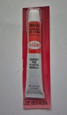VINTAGE 1991 Testors Model Kit CEMENT GLUE  7/8 FL OZ - NOS