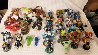 Activision Skylanders Mixed Figures Lot Of 38