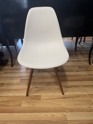 Mid Century Modern Herman Miller Eames Molded Plastic Side Chair Signed