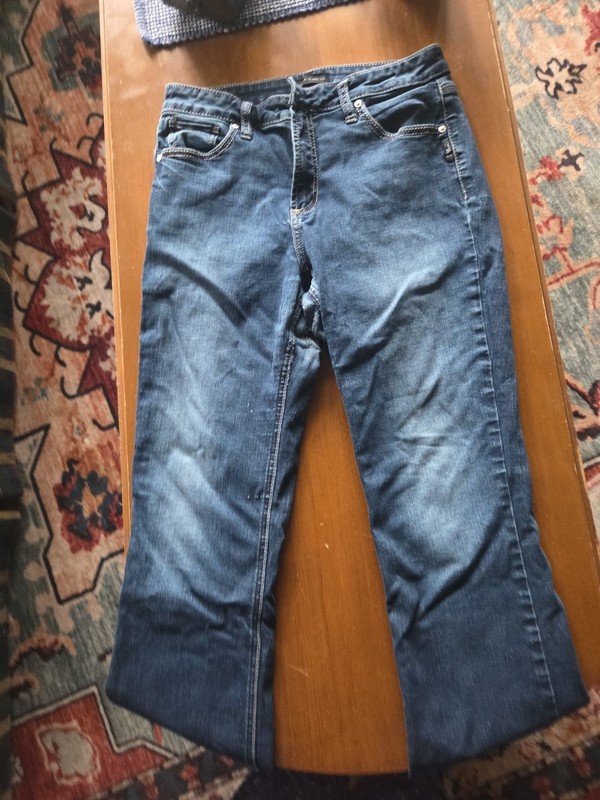Silver Jeans Avery Slimboot Size 31/31