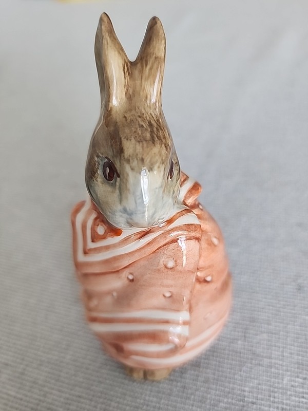 Beatrix Potter 'Poorly Peter Rabbit' Figurine F. Warne & Co 1976 Signed