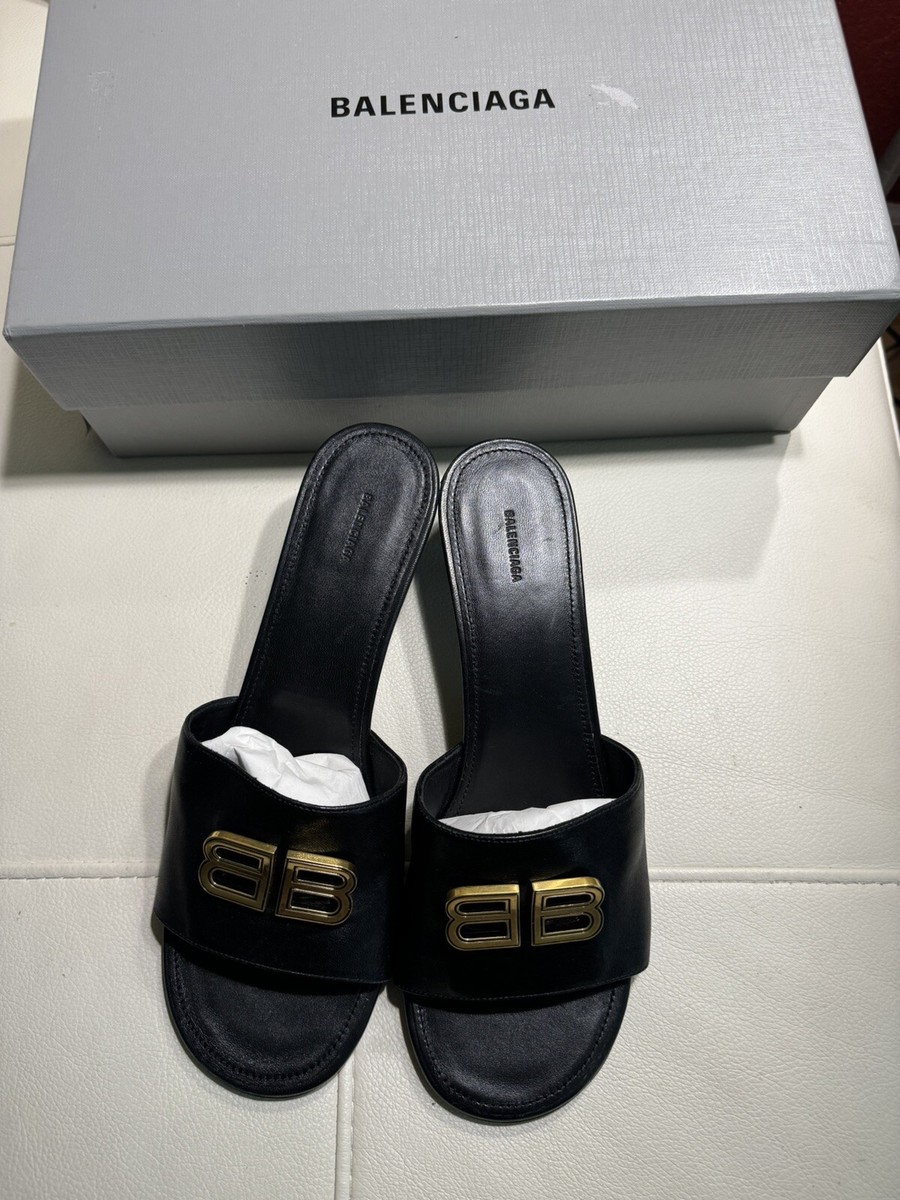 【送料&関税込】Balenciaga Groupie Sandals Balenciaga - Groupie BB croc-effect leather sandals Balenciaga