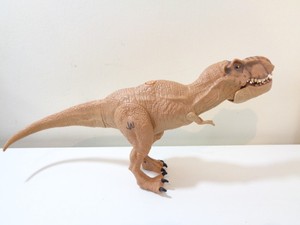t rex jurassic world giocattolo