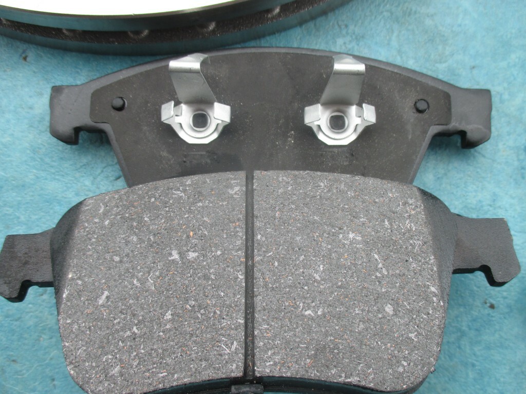 Bentley Continental Gt Gtc Flying Spur front brake pads 2 rotors