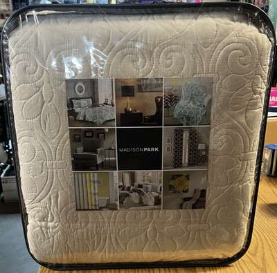 Madison Park Quebec Quilted 3-Pc. Bedspread Set, King, Ivory Brand NEW