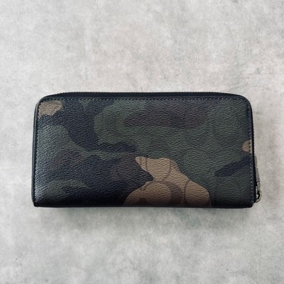COACH Camo Signature Zip Around Wallet | eBay