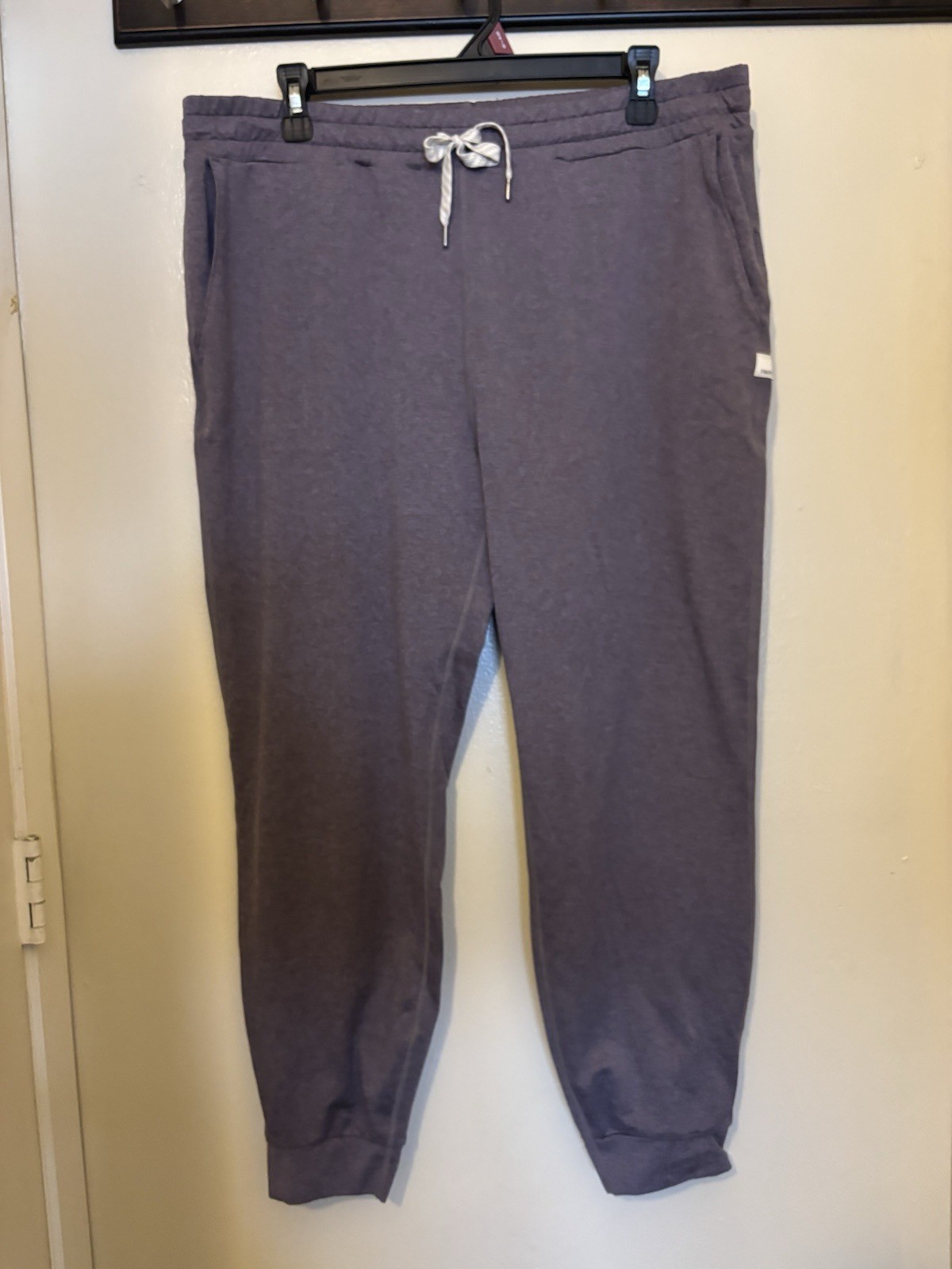 Vuori Women's Performance Jogger Pants Gray/purple Size XL
