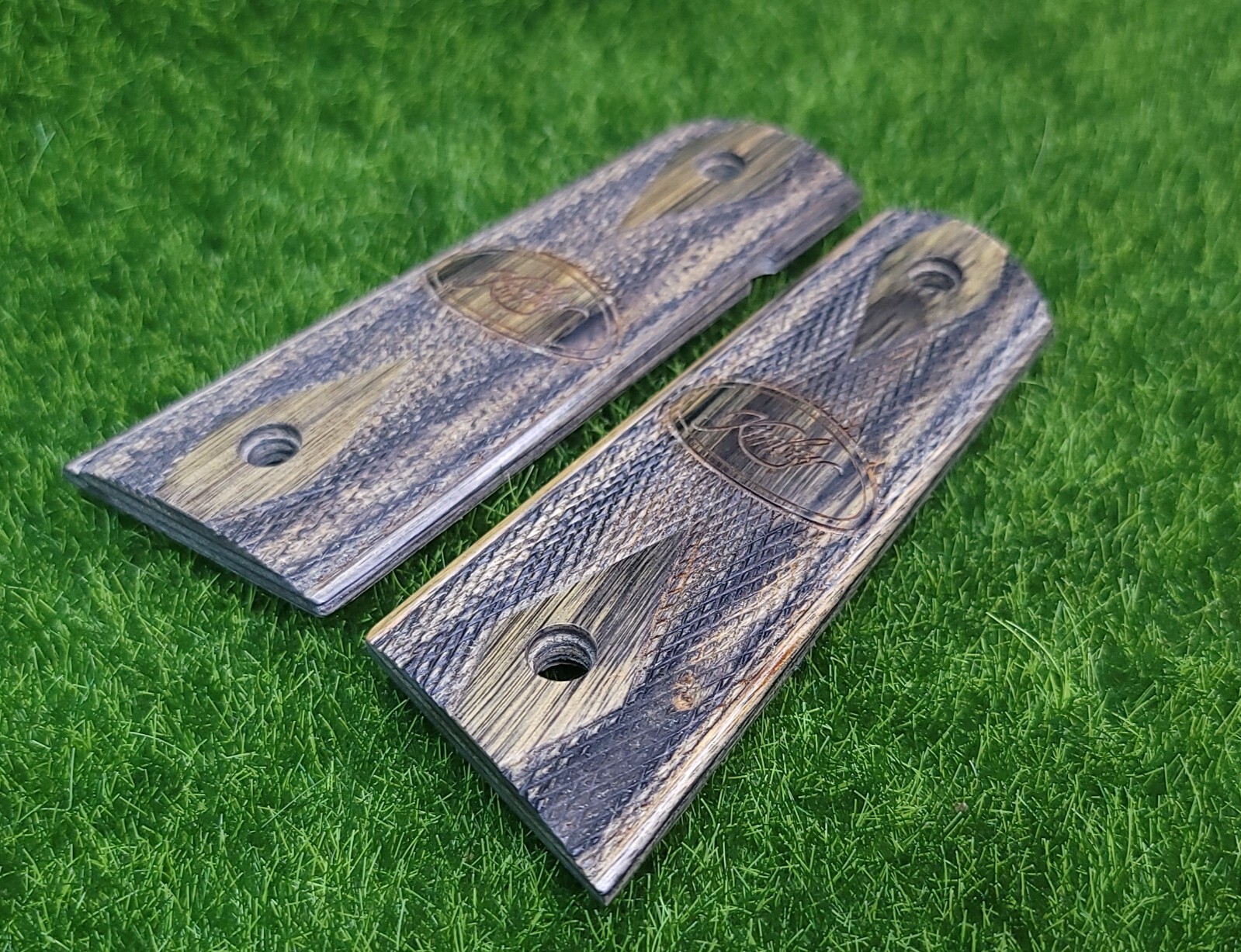 Kimber 1911 OEM Full Size Pistol Grip Black Silver Laminate W Logo kimber-1911-oem-full-size-pistol-grip-black-silver-laminate-w-logo