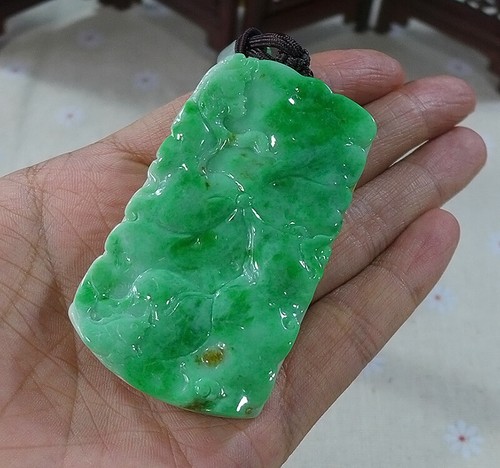 Ciondolo vintage naturale tipo A verde smeraldo giallo giadeite loto carpa 3419 - Foto 3 di 7