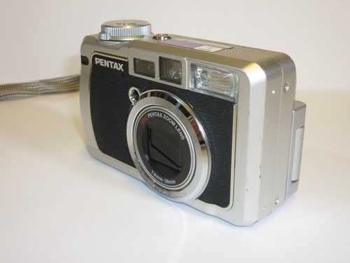 Pentax Optio 750Z 7.0MP Selfie Screen Digital Camera inc Traditional View Finder - Picture 3 of 11