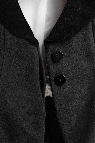 Alexander McQueen PF/12 Black Wool & Cashmere Velvet-Collar Peplum Blazer, Sz M - Picture 9 of 11