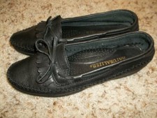Nice NATURALIZER Black Leather Flats Loafers Size 6 M